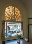 Raam aan de Bronckhorststraat.
<br/>
Marcel Westhoff, 2016